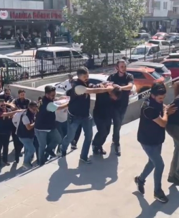 İş yeri ve araç kurşunlayan suç örgütü operasyonunda 8 kişi adliyeye sevk edildi