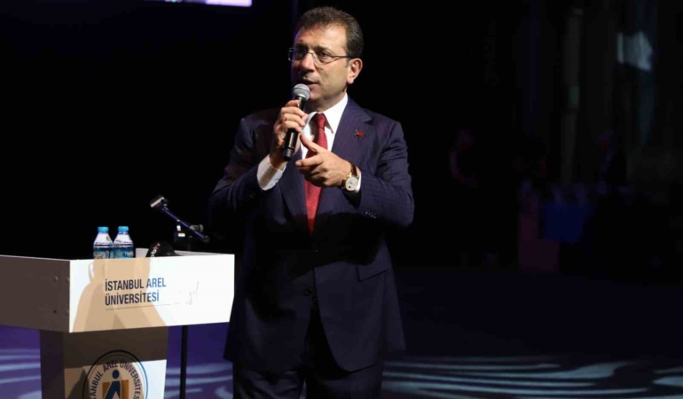 İstanbul Arel Üniversitesi’nde mezuniyet coşkusu