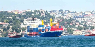 İstanbul Boğazı’nda gemi arıza yaptı, boğaz trafiği askıya alındı