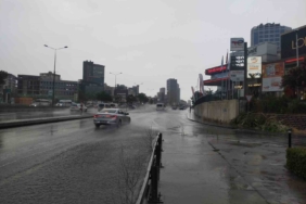 İstanbul hafta sonuna yağmurla uyandı