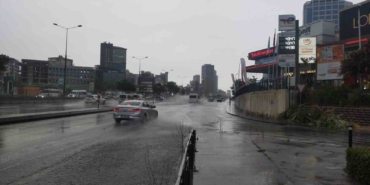 İstanbul hafta sonuna yağmurla uyandı