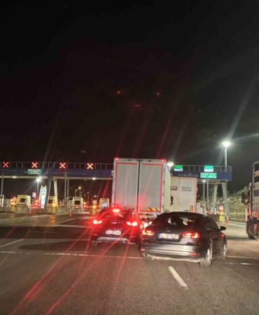 İstanbul trafiğine nefes olan otoyolda, gişe sayısının azaltılması, yoğunluğa sebep oluyor
