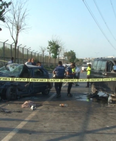 İstanbul’da feci kaza: Refüjü aşarak karşı şeritte seyreden araca çarptı