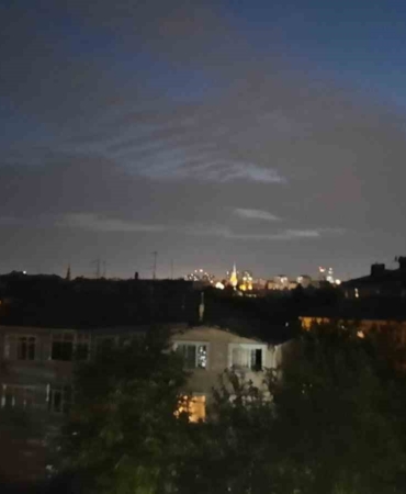 İstanbul’da şimşekler geceyi aydınlattı