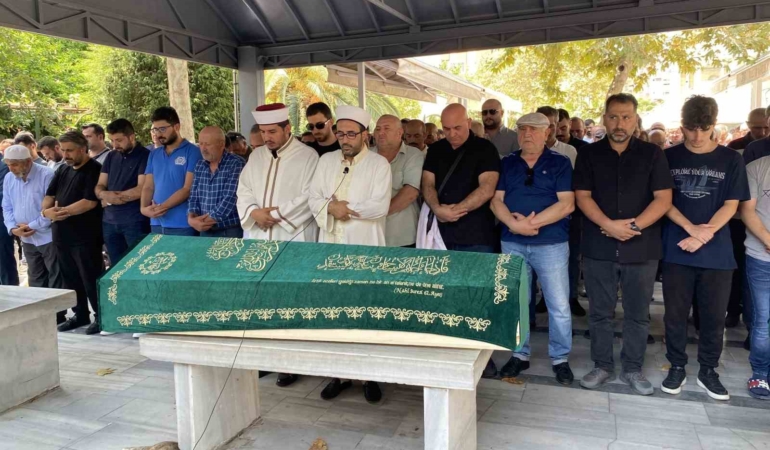İstanbul’dan Tekirdağ’a götürdüğü müşteri tarafından öldürülen taksici son yolculuğuna uğurlandı