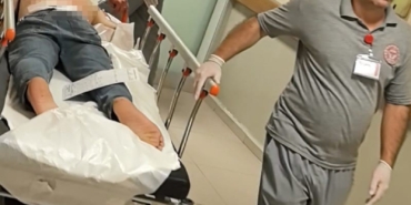 İstifa ettiği fabrikadaki 2 arkadaşını bıçaklayıp kaçtı