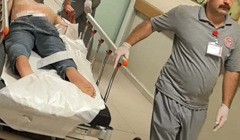 İstifa ettiği fabrikadaki 2 arkadaşını bıçaklayıp kaçtı