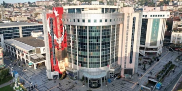 İzmit Belediyesi’nden ruhsat işlemlerini yerine getirmeyen işletmelere uyarı