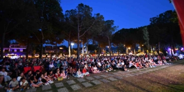 İznik’te yaz etkinlikleri açık hava sinemasıyla başladı