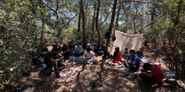 Jandarma 55 düzensiz göçmen ve 1 organizatörü yakaladı