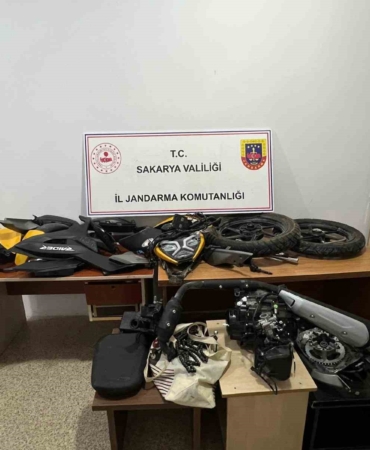 Jandarma alıcı gibi davranıp motosiklet hırsızını suçüstü yakaladı