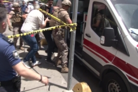 Kadıköy’de rehine krizi: Kuruyemişçiyi rehin aldı, intihara kalkıştı