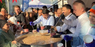 Kağıthane’de 35 bin kase aşure ikram edildi
