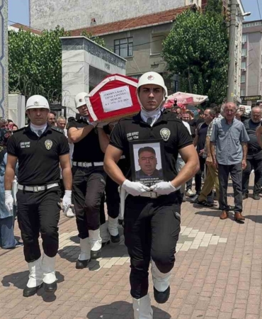 Kalp krizinden hayatını kaybeden emniyet müdür yardımcısı son yolculuğuna uğurlandı