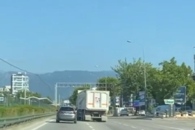 Kamyon şoförü ralli pilotunu aratmadı