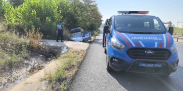 Kanala uçan otomobilin kadranı 100’de takılı kaldı...1 ölü, 3 yaralı