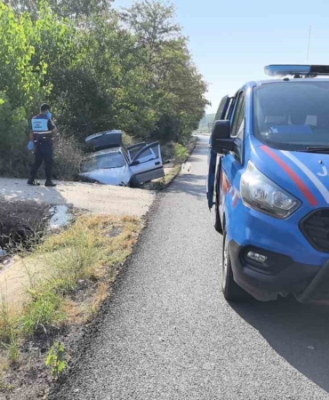 Kanala uçan otomobilin kadranı 100’de takılı kaldı...1 ölü, 3 yaralı