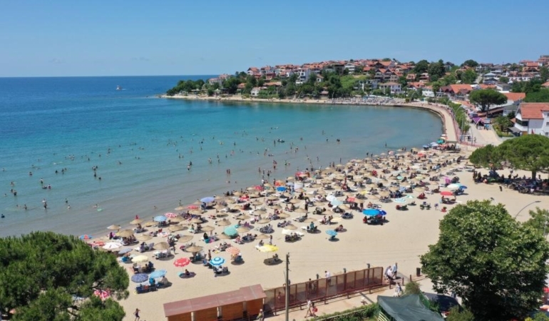 Kandıra’daki bazı sahillerde denize girmek yasaklandı