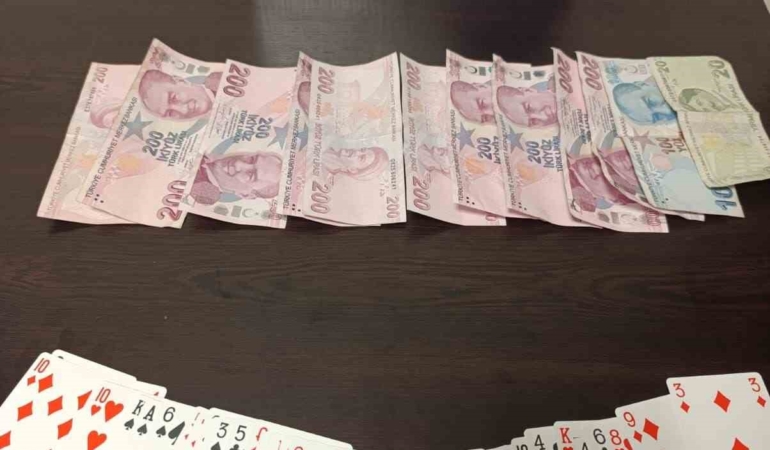 Kapaklı’da kumar oynayan 9 kişiye 57 bin lira ceza