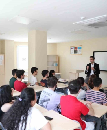 Kartal Akademi öğrencileri başarıdan başarıya koşuyor