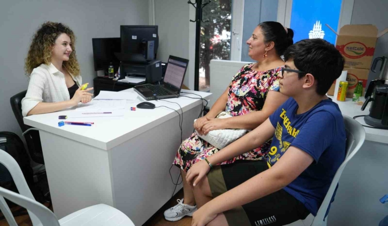 Kartal Belediyesi LGS tercihinde öğrencileri yine yalnız bırakmadı