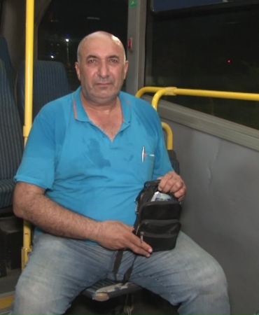 Kartal’da annesinin ameliyat parasını minibüste unutan öğretmenin parası geri verildi