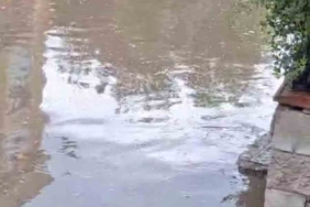 Kartal’da yağış sonrası yollar göle döndü