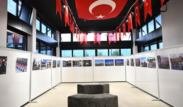 Kartepe’de "15 Temmuz Zamanı Durduran Gece Sergisi"