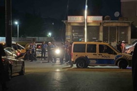 Kavgayı ayıran bekçi sırtından bıçaklandı