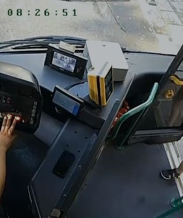 Kaybolan 10 yaşındaki çocuk otobüs şoförünün dikkati sayesinde bulundu