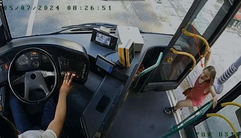 Kaybolan 10 yaşındaki çocuk otobüs şoförünün dikkati sayesinde bulundu