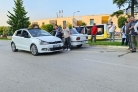 Kaza yapan sürücü: "Hatasız, boyasız aracım hasar gördü"