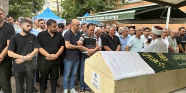 Kazada ölen gençler toprağa verildi