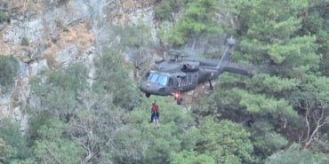 Kazdağları’nda Şahinderesi Kanyonu’nda mahsur kalan 10 kişi helikopter ile kurtarıldı