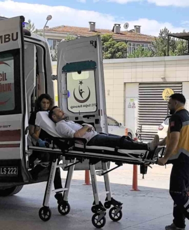 Kendi kendine harekete geçen otobüs, şoförlere çarptı: 2 yaralı