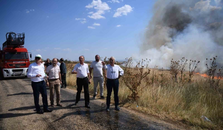 Keşan’da çıkan anız yangını büyüyor