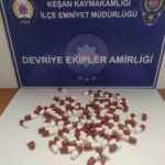 Keşan’da polisin durdurduğu şüphelinin üzerinden 96 adet sentetik ecza çıktı