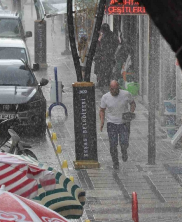Keşan’da yağmur etkili oldu