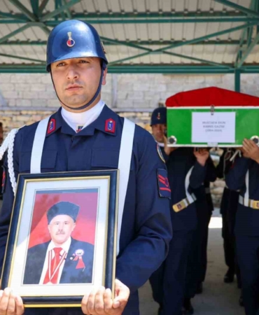 Kıbrıs gazisi Ekin son yolculuğuna uğurlandı