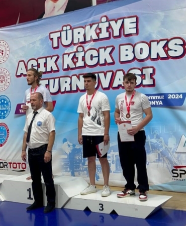 Kick Boks Turnuvası’na Sakaryalı sporcular damga vurdu