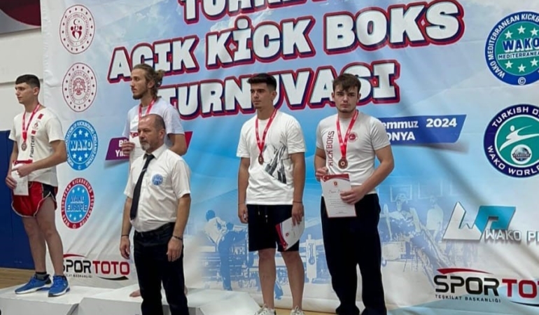 Kick Boks Turnuvası’na Sakaryalı sporcular damga vurdu