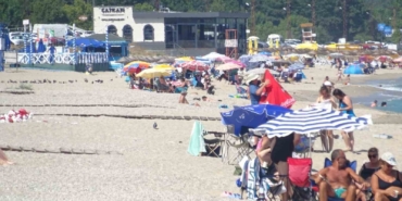 Kırklareli’de sıcaktan bunalan vatandaşlar soluğu denizde aldı