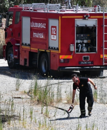 Kırklareli’nde eski hastane bahçesinde yangın
