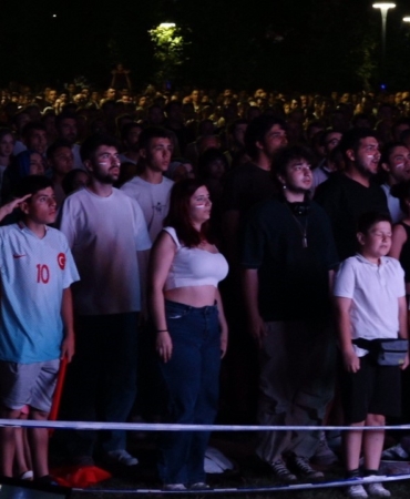 Kırklareli’nde milli maç heyecanı dev ekranda yaşandı