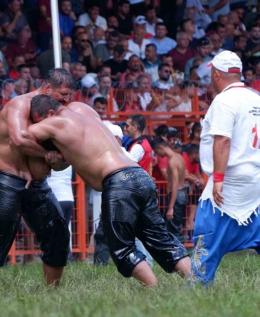 Kırkpınar’da başpehlivanlık güreşlerinde ilk tur tamamlandı