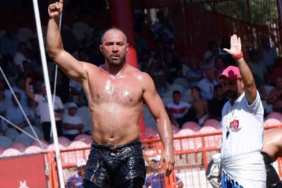 Kırkpınar’da başpehlivanlık güreşlerinde sürpriz sonuçlar yaşandı