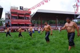 Kırkpınar’da ilk gün müsabakaları tamamlandı: Güreşecek 40 başpehlivan belli oldu