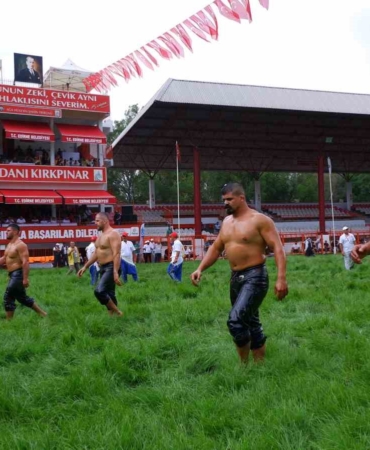 Kırkpınar’da ilk gün müsabakaları tamamlandı: Güreşecek 40 başpehlivan belli oldu
