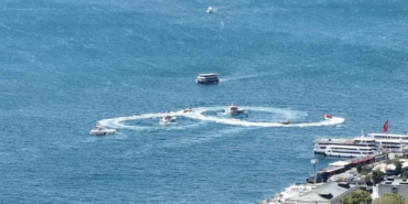Kıyı Emniyeti şehit ve gaziler için İstanbul Boğazı’nda gösteri yaptı