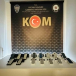 Kocaeli’de 1.5 milyon TL değerinde 15 kaçak cep telefonu ele geçirildi
